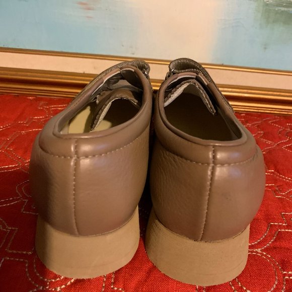P W Minor Women's Shoes Extra Depth Taupe Tan Straps Size 9D Wide - Picture 4 of 13